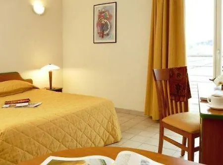 Hotel Antibes Sophia Antipolis 2*